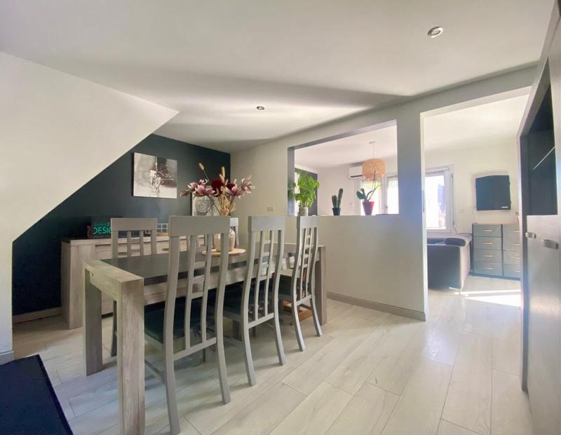 Maison - 90 m² - 5 pièces