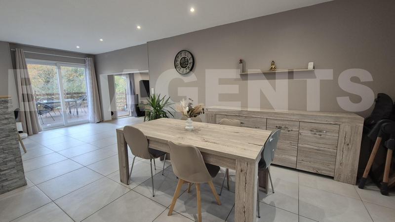 Maison traditionnelle - 132 m² - 5 pièces