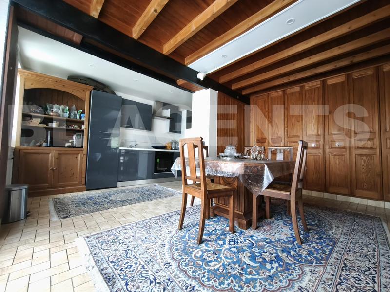 Maison - 182 m² - 5 pièces