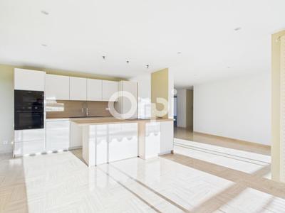 Appartement - 98 m² - 4 pièces