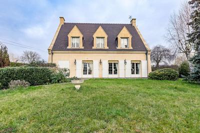 Maison - 216 m² - 6 pièces