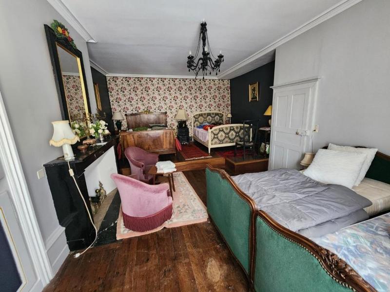 Maison - 635 m² - 13 pièces