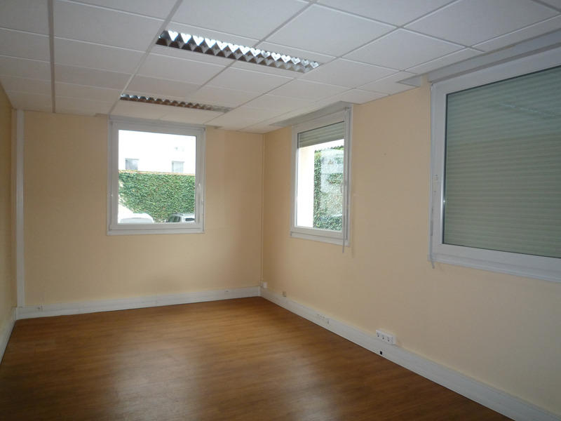 Bureau - 127 m² - 7 pièces