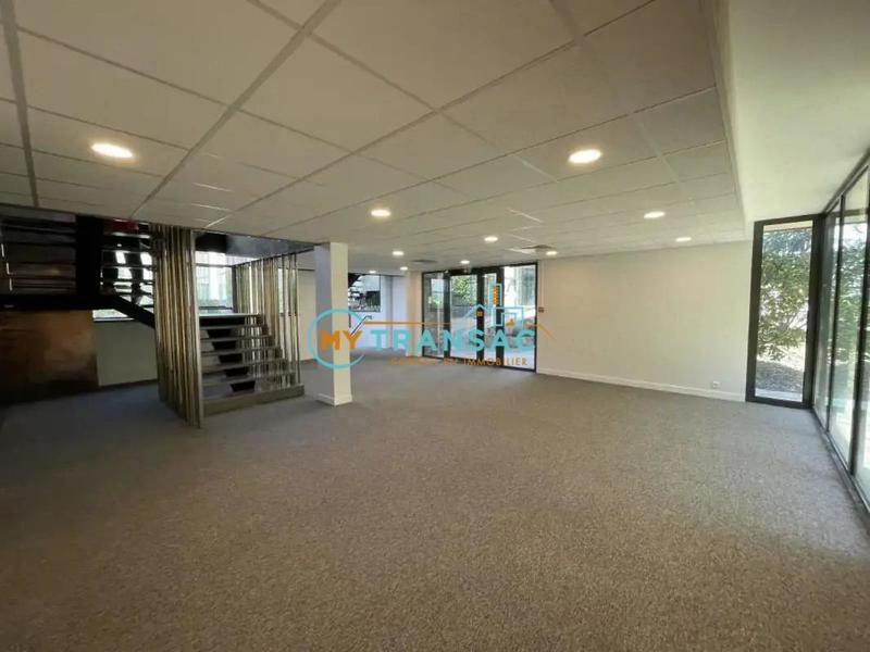 Local d'activités - 5 707 m²