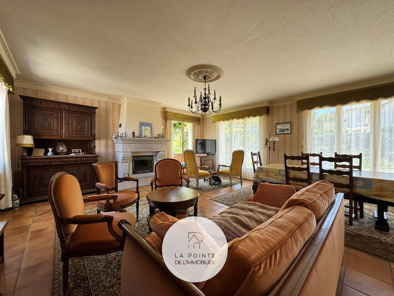 Maison - 188 m² - 8 pièces