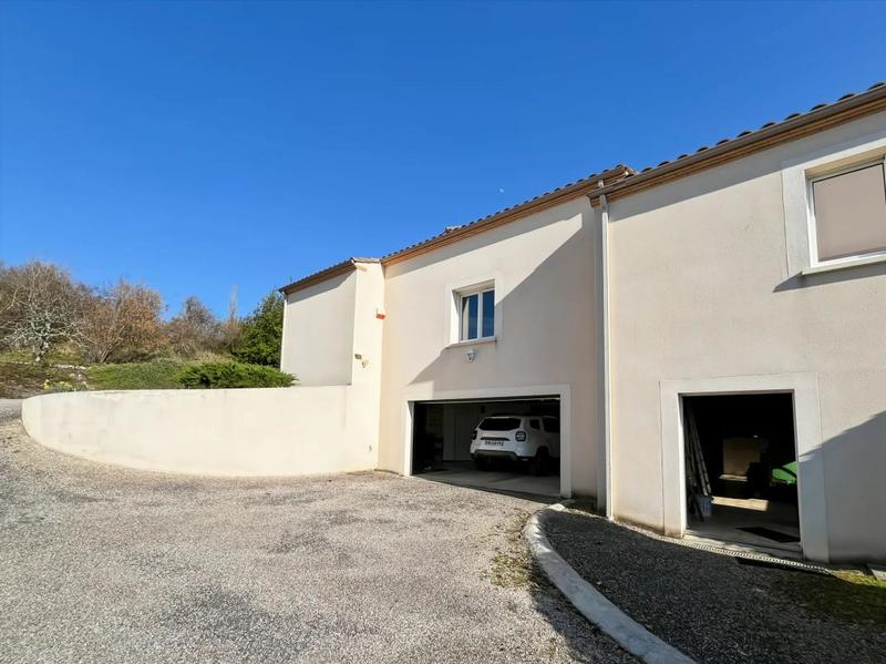 Maison - 177 m² - 7 pièces