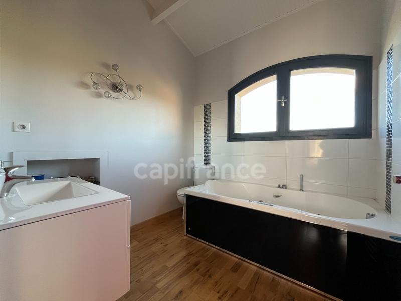 Propriété - 400 m² - 10 pièces