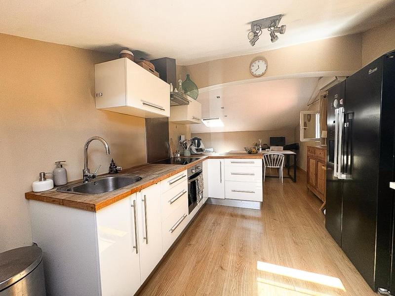 Maison - 204 m² - 9 pièces