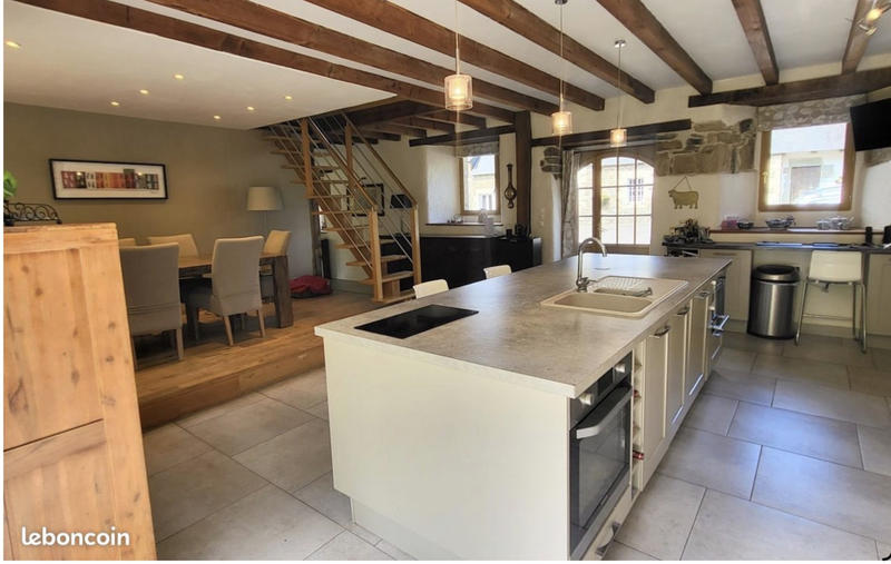 Propriété - 535 m² - 28 pièces