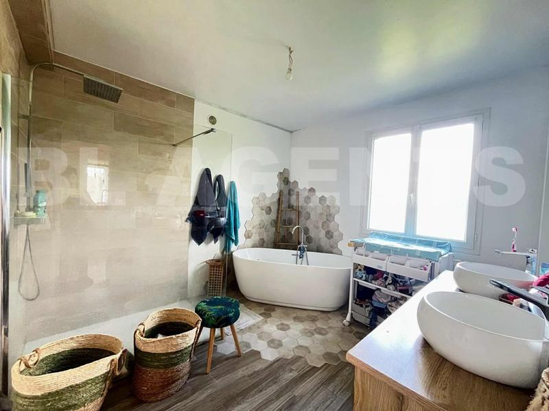 Maison - 116 m² - 4 pièces