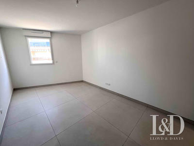 Appartement - 77 m² - 3 pièces