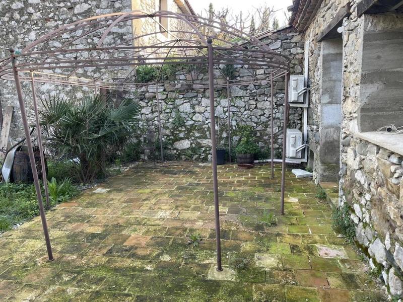 Maison - 330 m² - 8 pièces