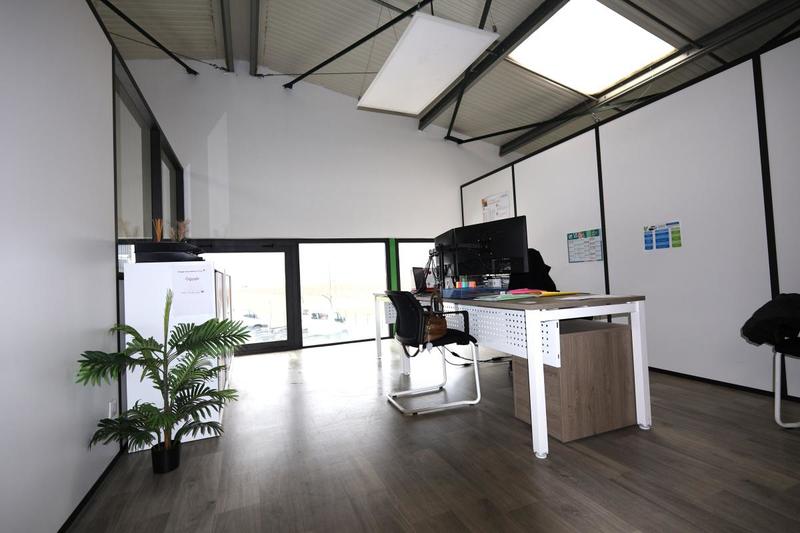 Bureau - 1 888 m² - 10 pièces