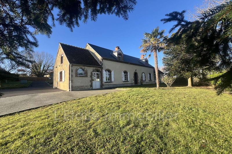 Maison - 211 m² - 7 pièces