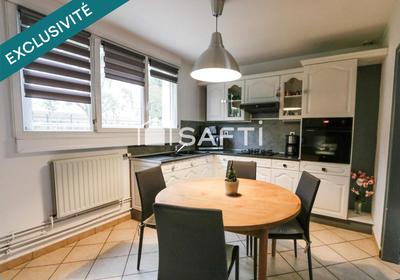 Maison - 90 m² - 5 pièces