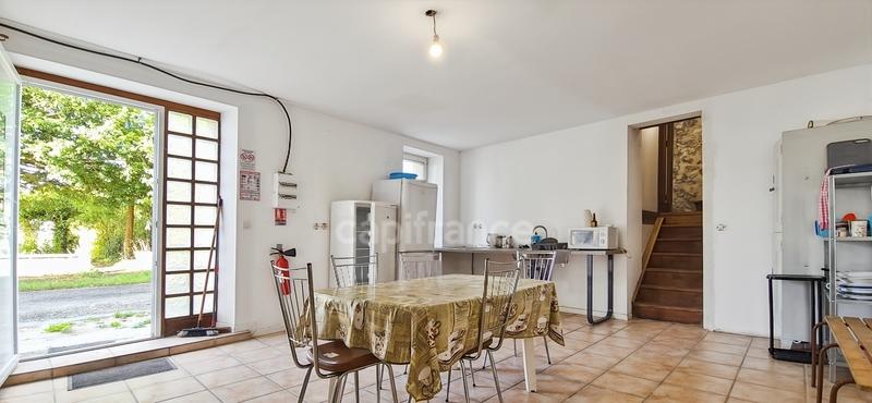 Maison - 262 m² - 14 pièces