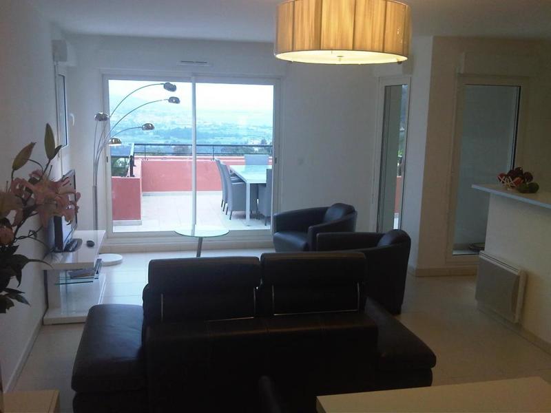 Appartement - 75 m² - 3 pièces