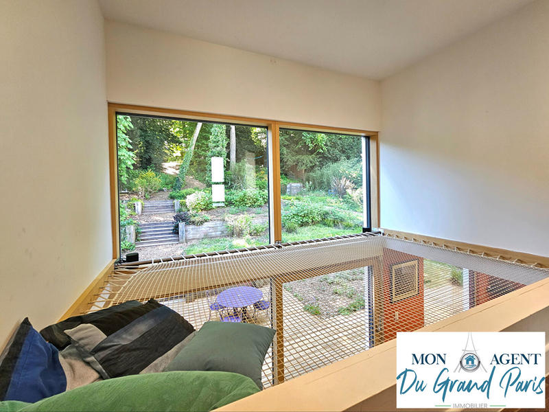 Maison - 230 m² - 8 pièces