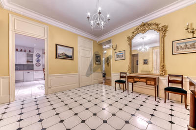 Appartement - 189 m² - 6 pièces