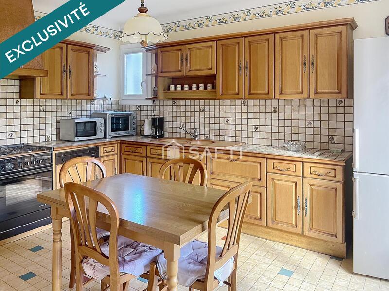 Maison - 140 m² - 10 pièces