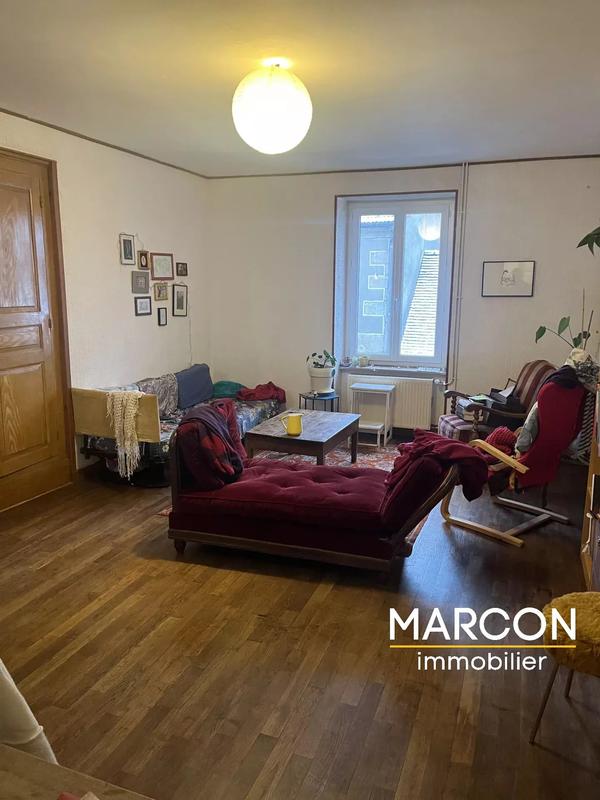 Maison - 210 m² - 10 pièces