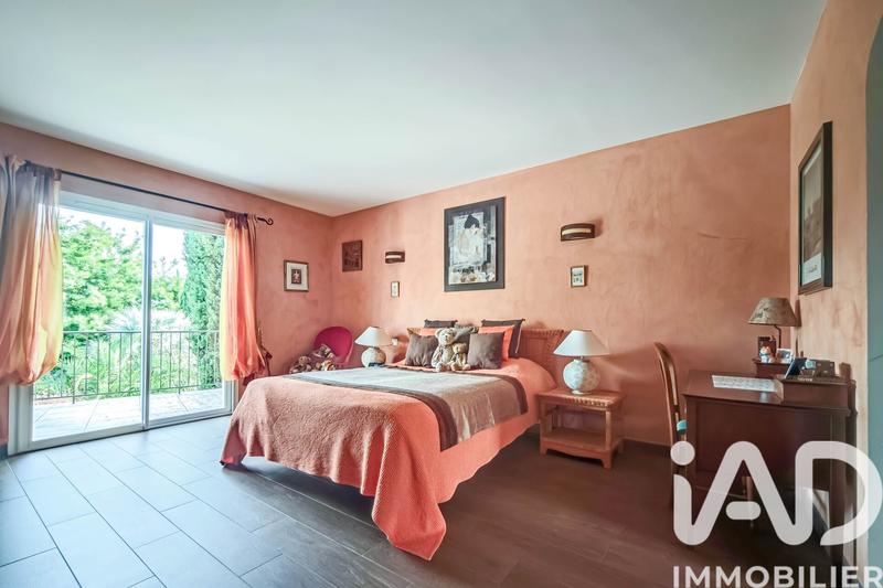 Maison - 358 m² - 8 pièces