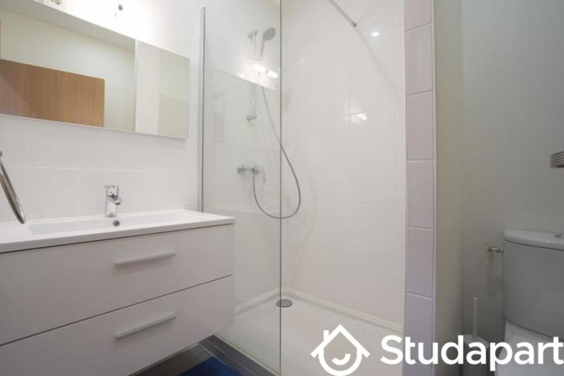 Chambre - 9 m² - 1 pièce