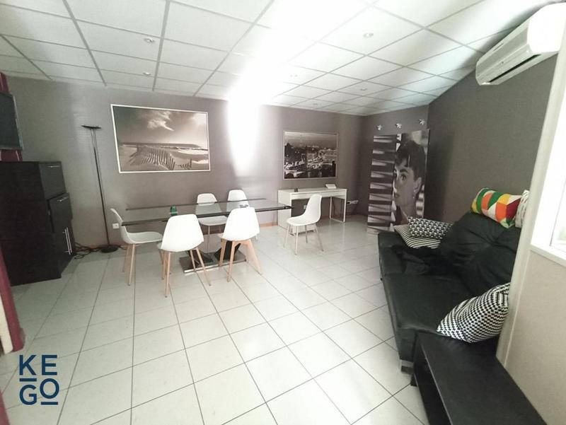 Local commercial - 88 m² - 5 pièces