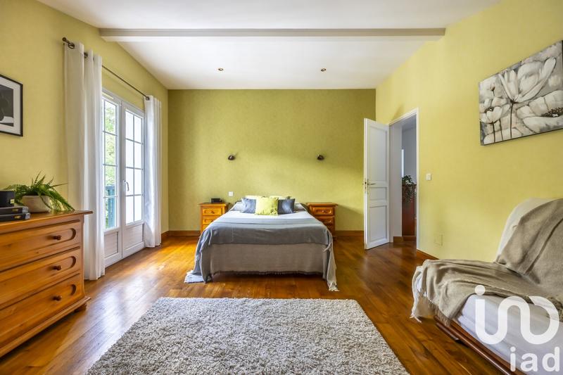 Maison de maîtres - 241 m² - 6 pièces