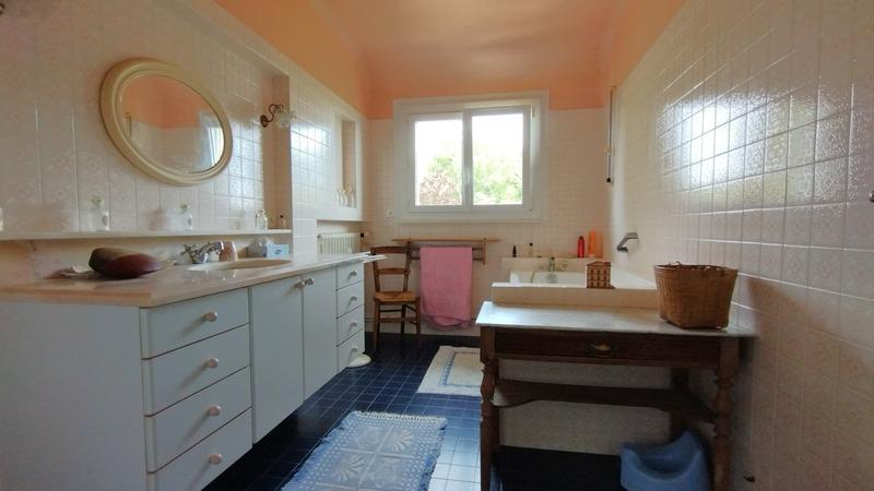 Maison - 186 m² - 8 pièces