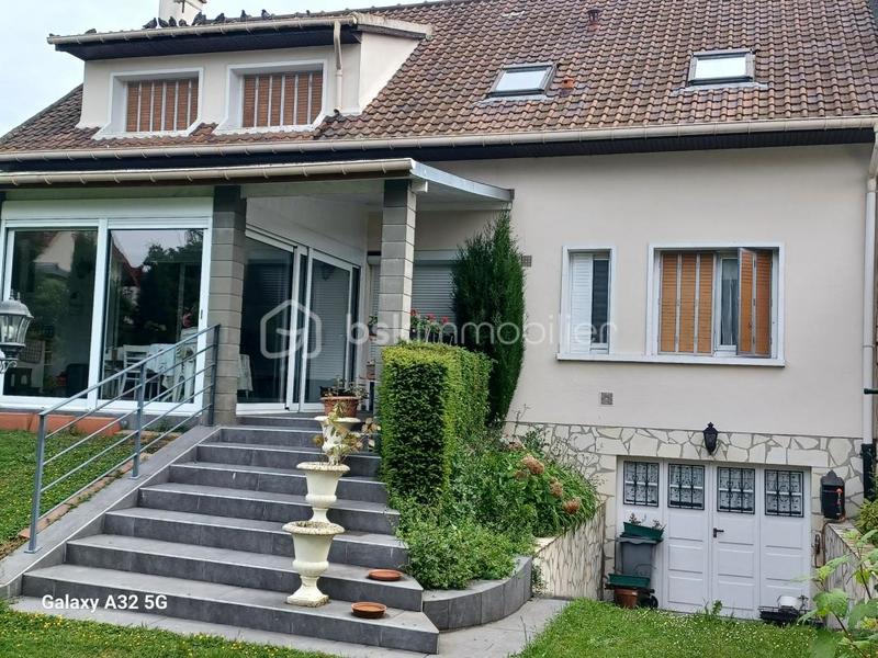 Demeure - 184 m² - 9 pièces