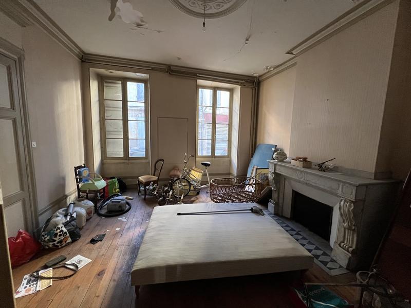 Maison - 342 m² - 13 pièces