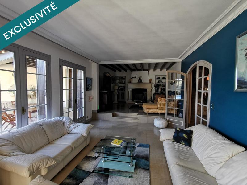 Maison - 300 m² - 11 pièces