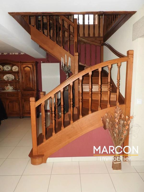 Maison - 168 m² - 7 pièces