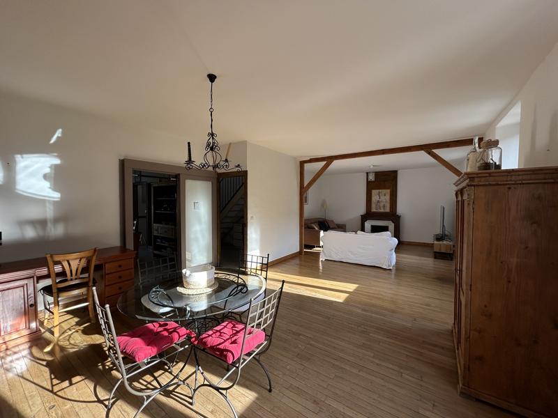 Maison - 306 m² - 13 pièces