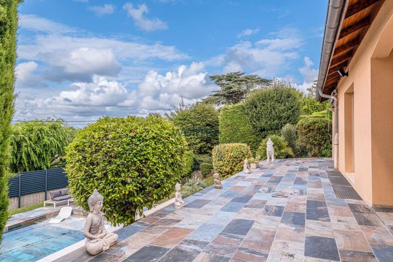 Maison - 245 m² - 8 pièces