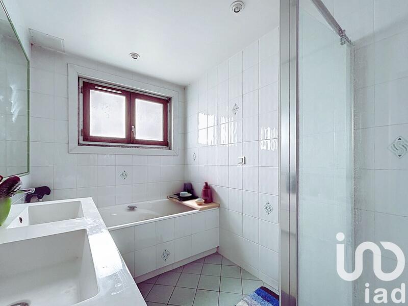 Maison - 193 m² - 11 pièces