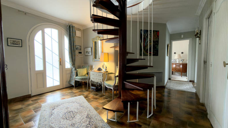 Demeure - 216 m² - 7 pièces