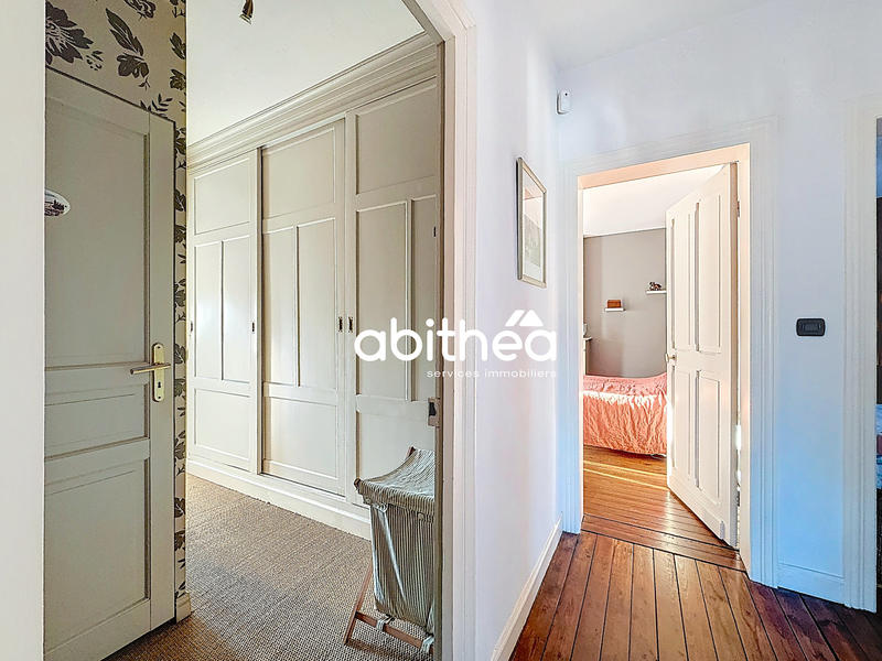 Maison - 224 m² - 6 pièces