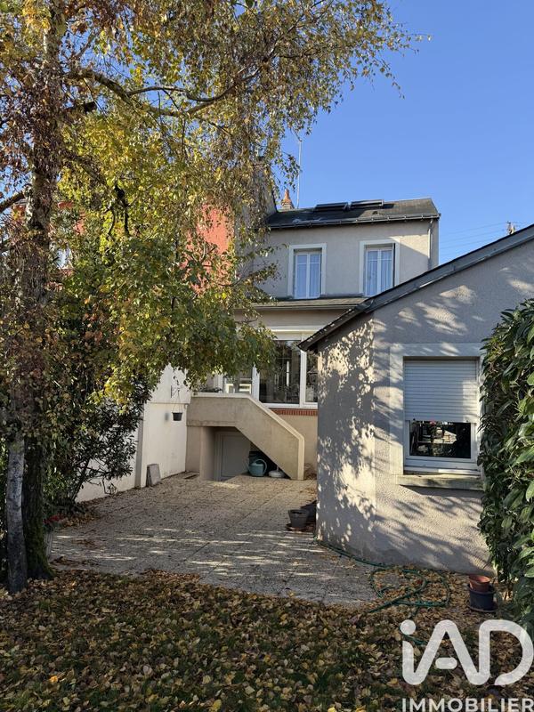 Maison - 135 m² - 6 pièces