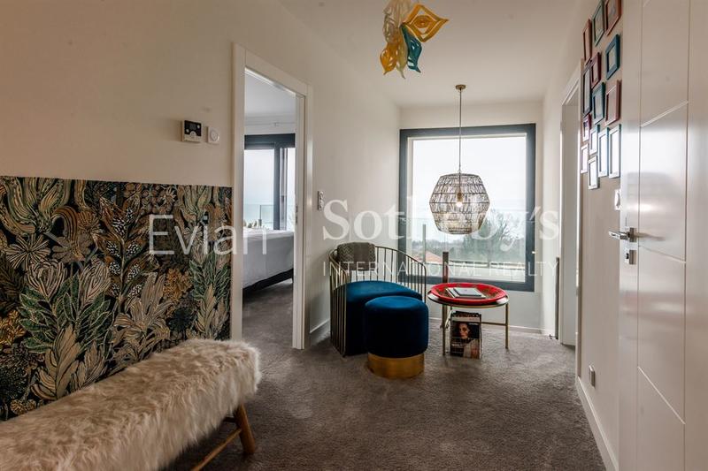 Maison - 230 m² - 6 pièces