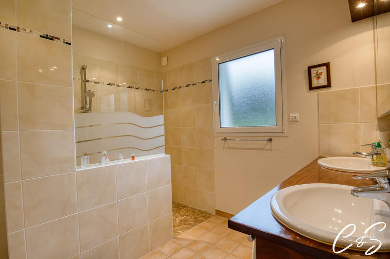 Maison ancienne - 208 m² - 6 pièces