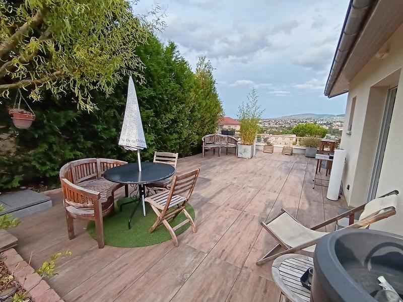 Maison - 104 m² - 4 pièces