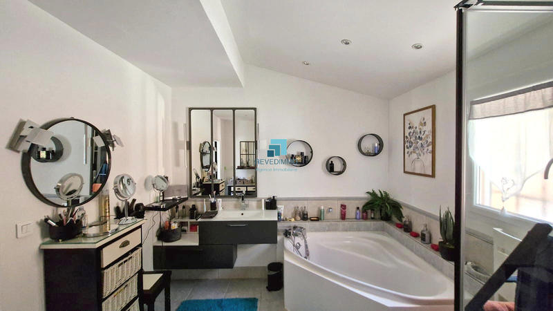 Maison - 195 m² - 6 pièces