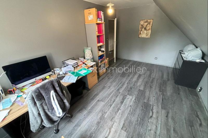 Maison traditionnelle - 168 m² - 6 pièces