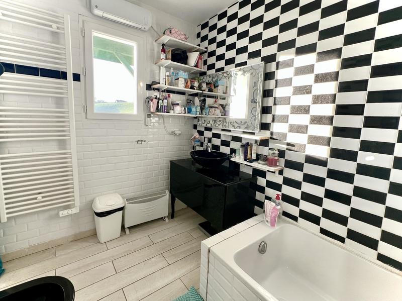 Maison - 107 m² - 4 pièces