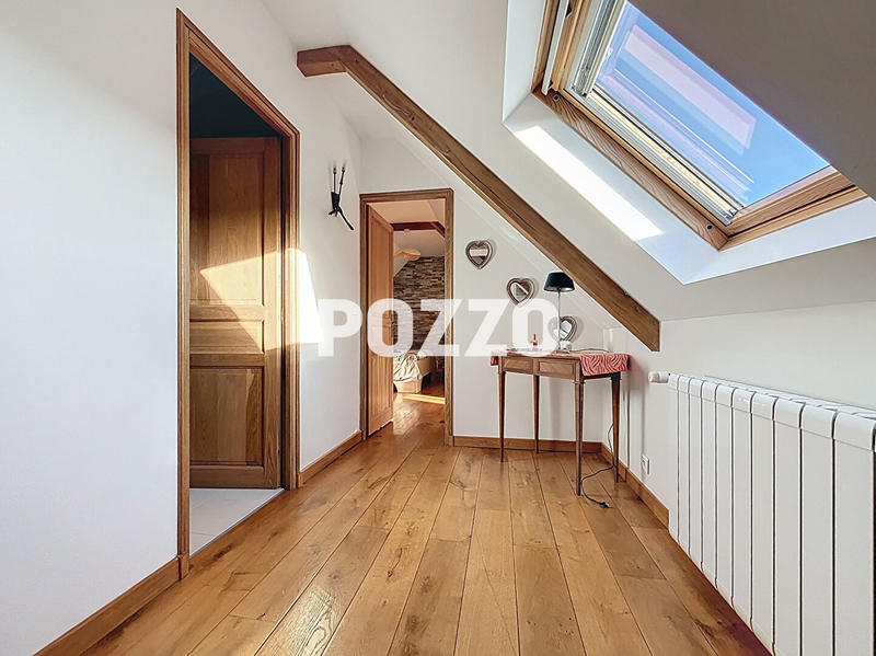 Maison - 215 m² - 8 pièces