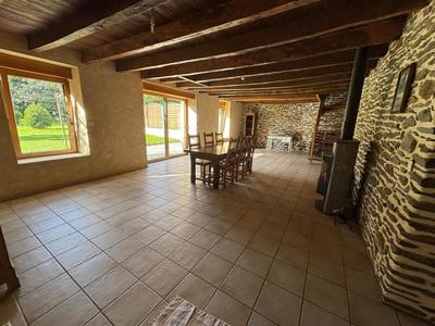 Maison - 140 m² - 7 pièces