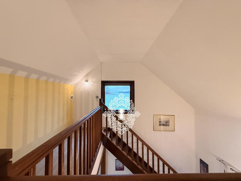 Maison - 162 m² - 7 pièces