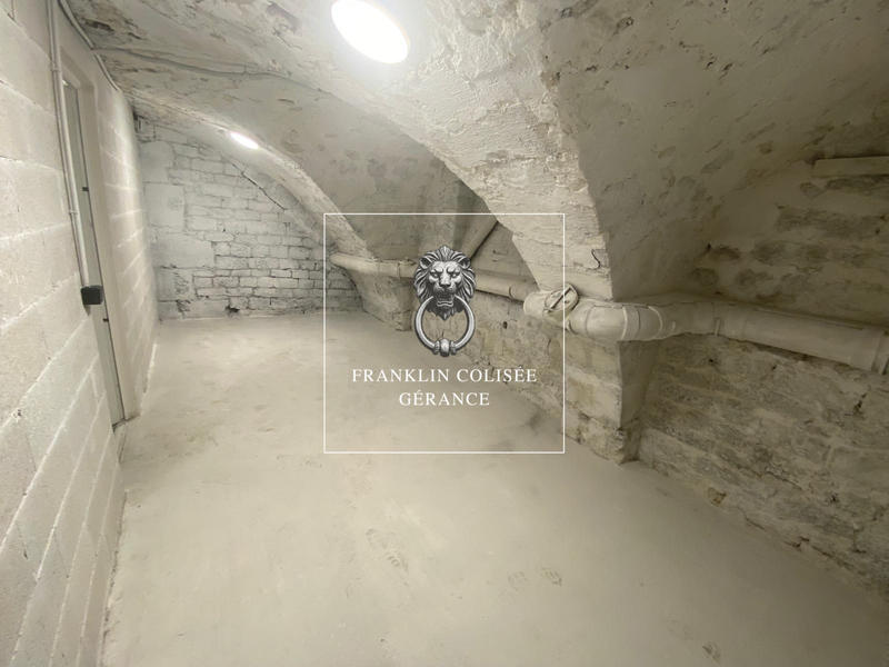 Parking / Garage - 18 m²